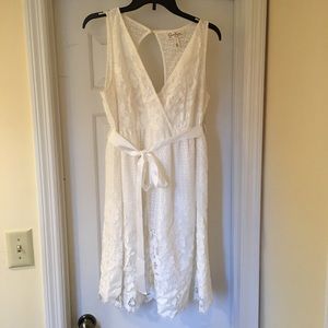 Jessica Simpson White Maternity Dress